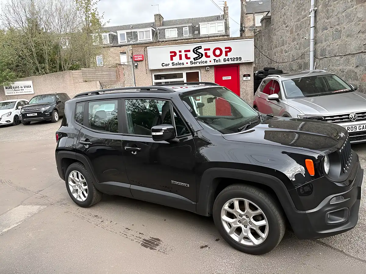 Used 2017 Jeep Renegade Longitude Black - Interior and Exterior details 3