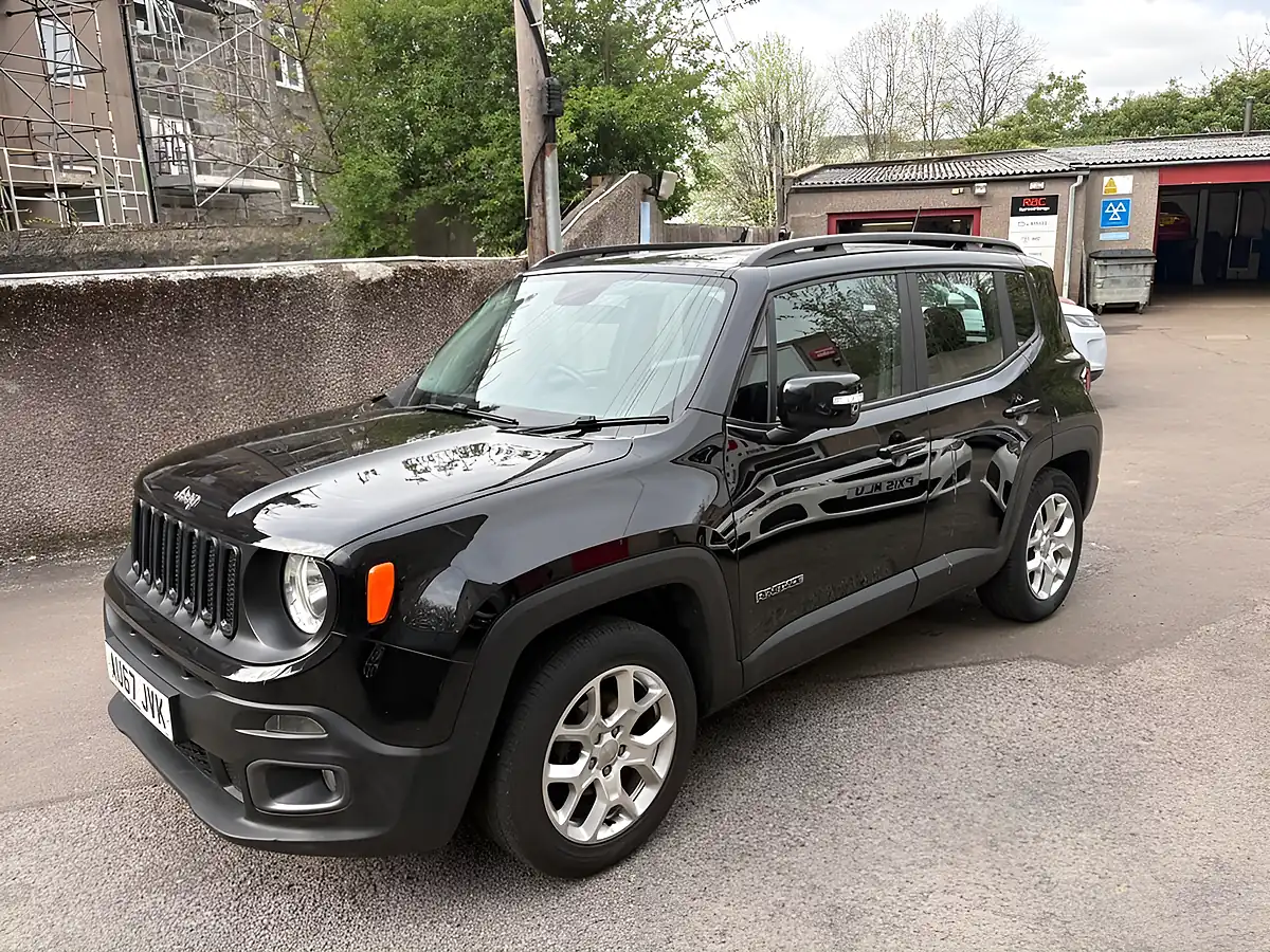 Used 2017 Jeep Renegade Longitude Black - Interior and Exterior details 4