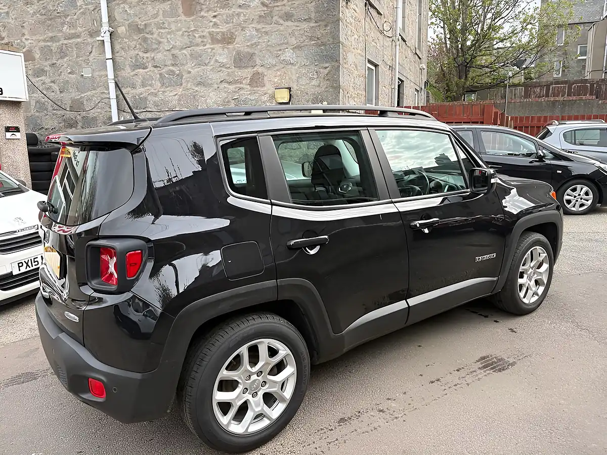 Used 2017 Jeep Renegade Longitude Black - Interior and Exterior details 8