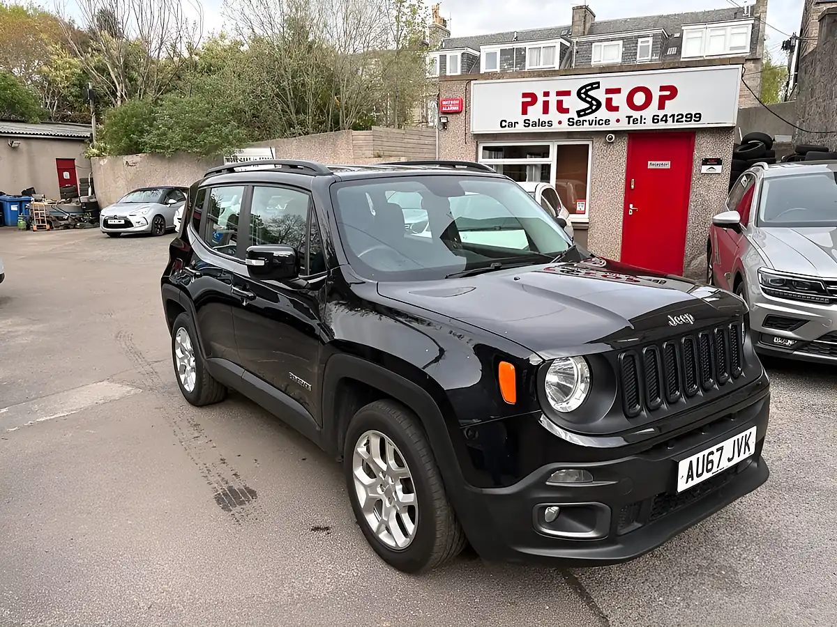 Used 2017 Jeep Renegade Longitude Black - Interior and Exterior details 9
