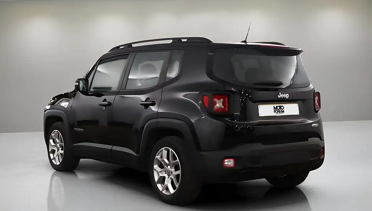 Used 2017 Jeep Renegade Longitude Black - Interior and Exterior details 10