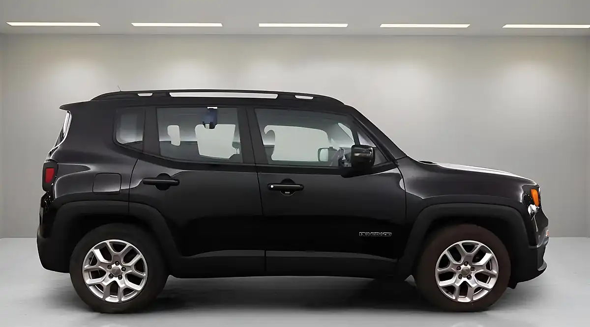 Used 2017 Jeep Renegade Longitude Black - Interior and Exterior details 3