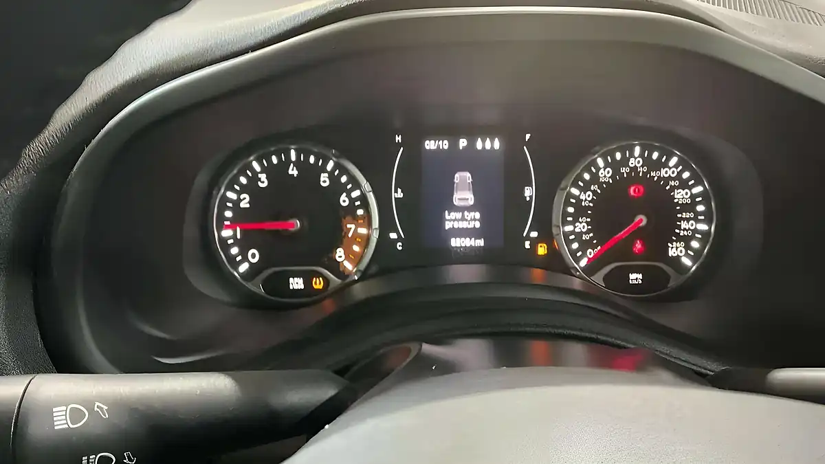 Used 2017 Jeep Renegade Longitude Black - Interior and Exterior details 6