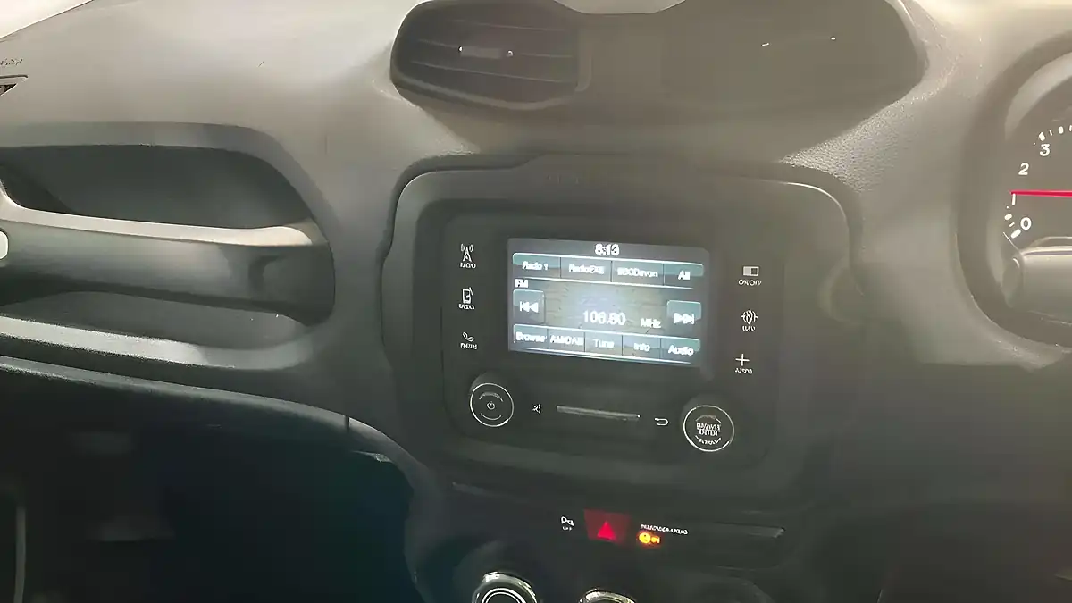Used 2017 Jeep Renegade Longitude Black - Interior and Exterior details 7