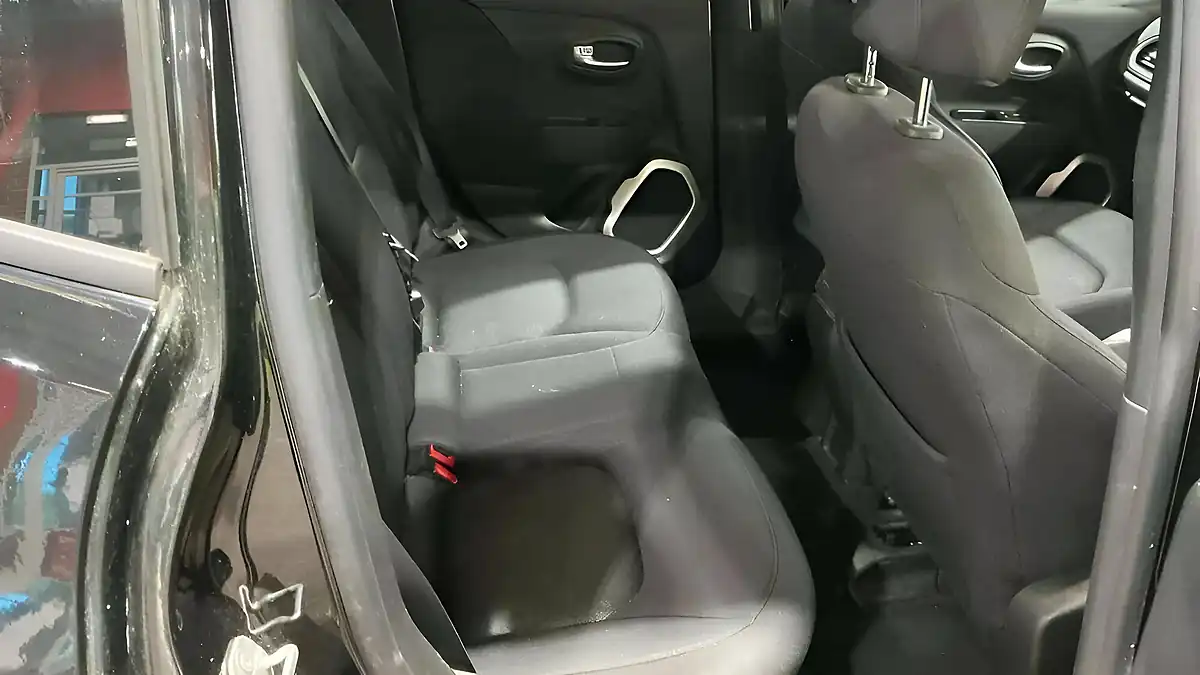 Used 2017 Jeep Renegade Longitude Black - Interior and Exterior details 8