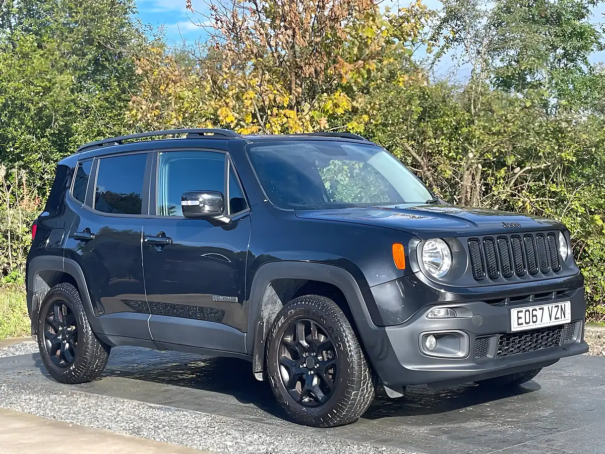 Used 2017 Jeep Renegade Longitude Black - Interior and Exterior details 11
