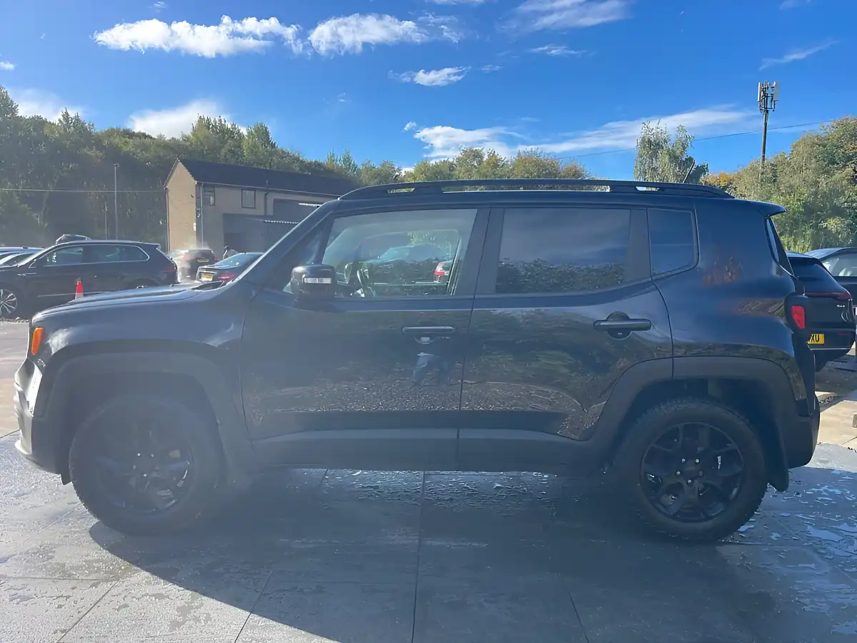 Used 2017 Jeep Renegade Longitude Black - Interior and Exterior details 16