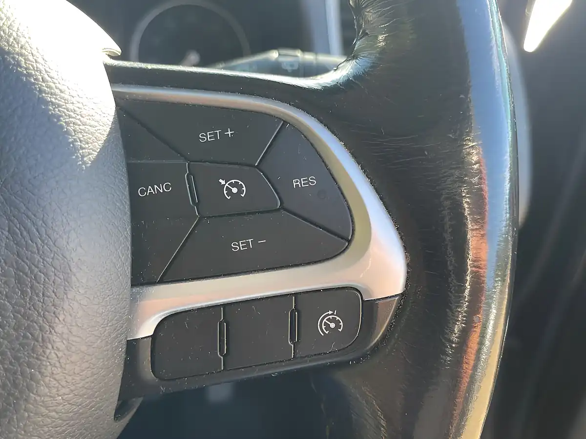 Used 2017 Jeep Renegade Longitude Black - Interior and Exterior details 17