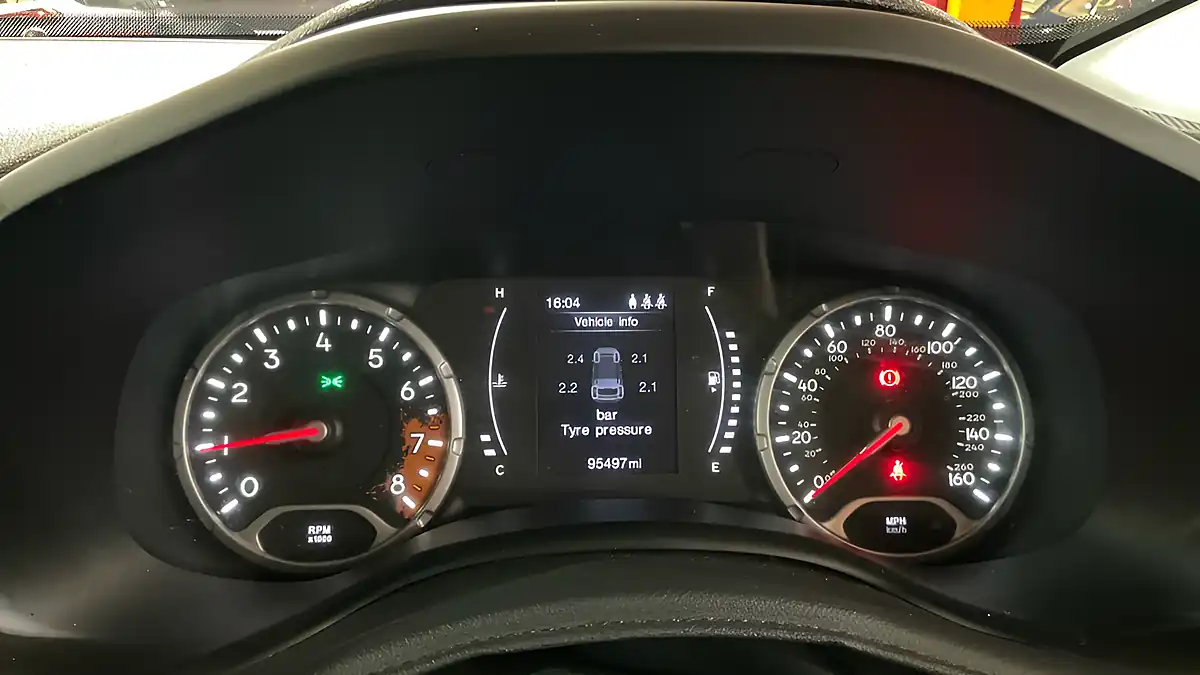 Used 2017 Jeep Renegade Night Eagle Ii Red - Interior and Exterior details 10