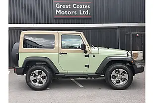 Used 2017 Jeep Wrangler Overland Bright White Clear Coat - Interior and Exterior details 5