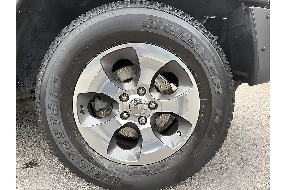 Used 2017 Jeep Wrangler Overland Bright White Clear Coat - Interior and Exterior details 8