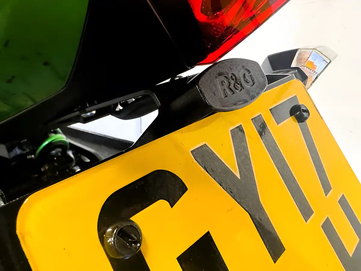 Used 2017 Kawasaki ER-6N Naked Green - Interior and Exterior details 17