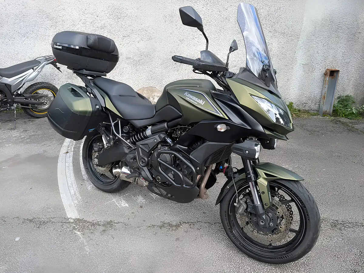 Used 2017 Kawasaki Versys 650 Green - Interior and Exterior details 2