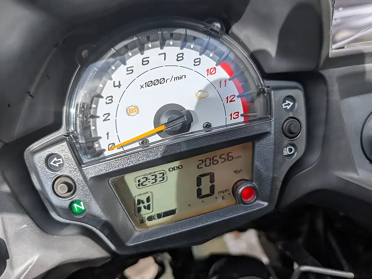 Used 2017 Kawasaki Versys 650 Green - Interior and Exterior details 9