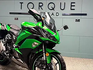 Used 2017 Kawasaki Z1000SX Sports Tourer Green - Interior and Exterior details 10