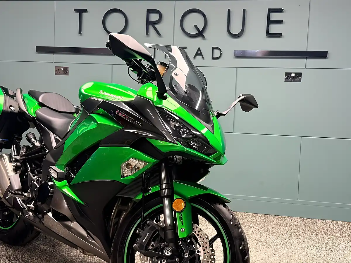 Used 2017 Kawasaki Z1000SX Sports Tourer Green - Interior and Exterior details 10