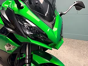Used 2017 Kawasaki Z1000SX Sports Tourer Green - Interior and Exterior details 11