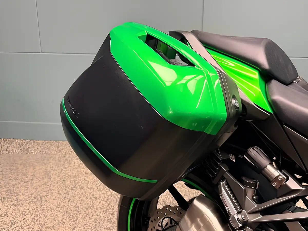 Used 2017 Kawasaki Z1000SX Sports Tourer Green - Interior and Exterior details 13