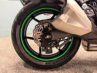 Used 2017 Kawasaki Z1000SX Sports Tourer Green - Interior and Exterior details 14