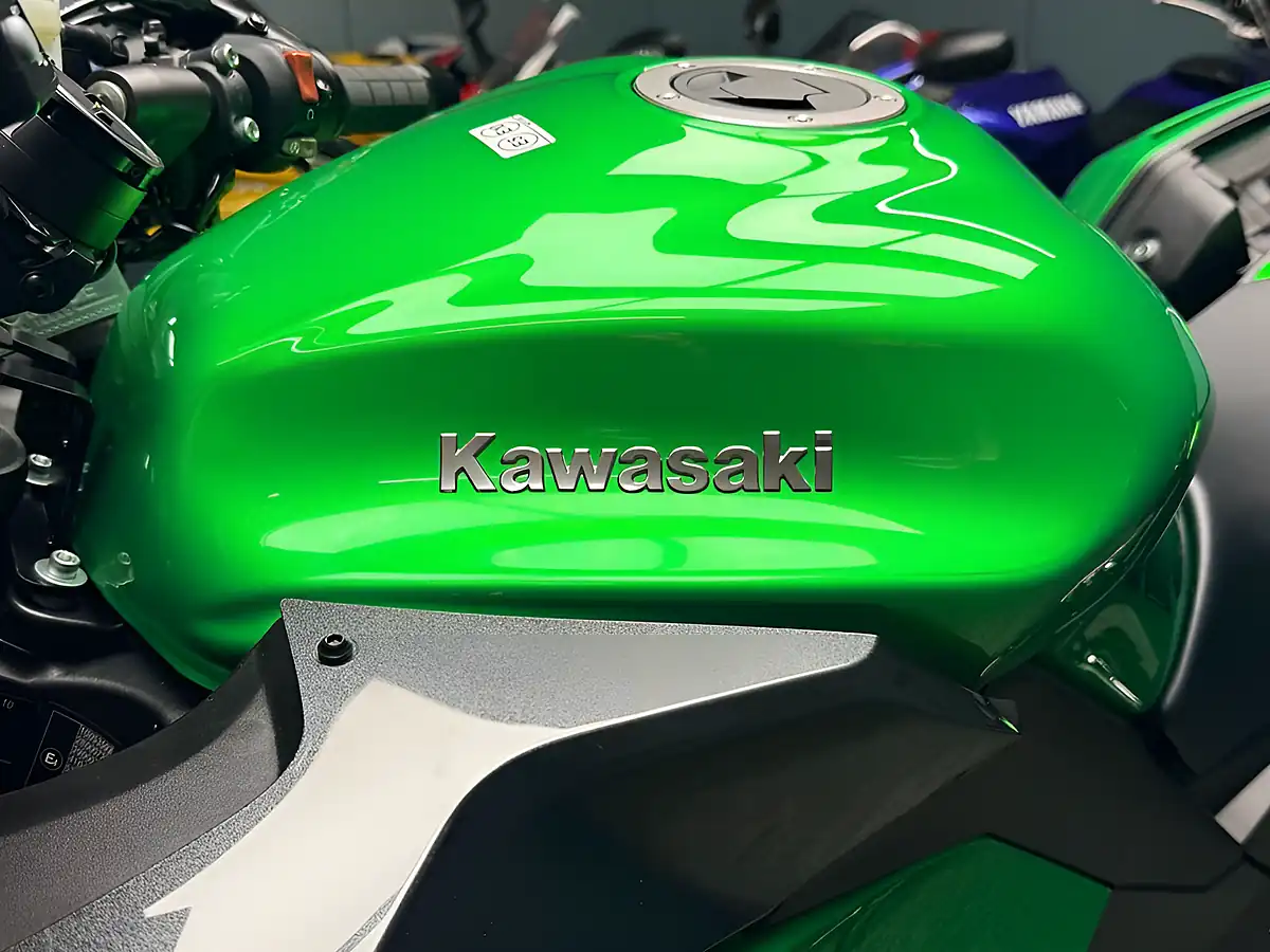 Used 2017 Kawasaki Z1000SX Sports Tourer Green - Interior and Exterior details 17
