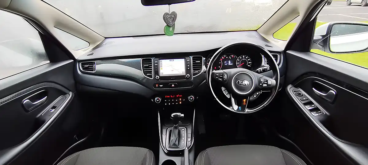 Used 2017 Kia Carens 2 White - Interior and Exterior details 14