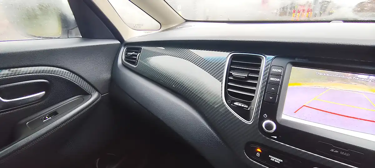 Used 2017 Kia Carens 2 White - Interior and Exterior details 19