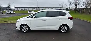 Used 2017 Kia Carens 2 White - Interior and Exterior details 2