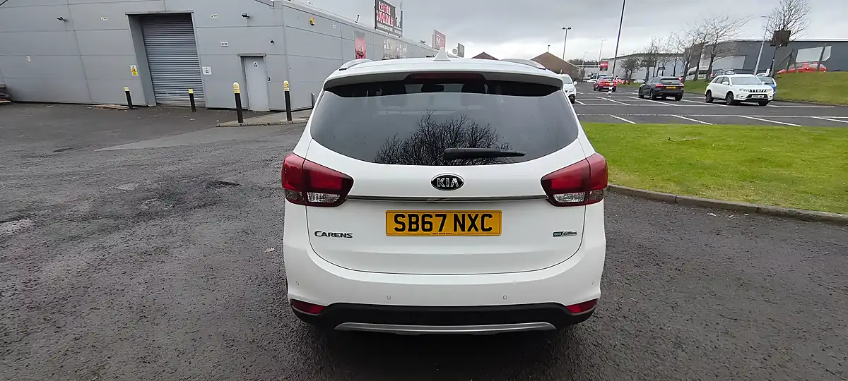 Used 2017 Kia Carens 2 White - Interior and Exterior details 4