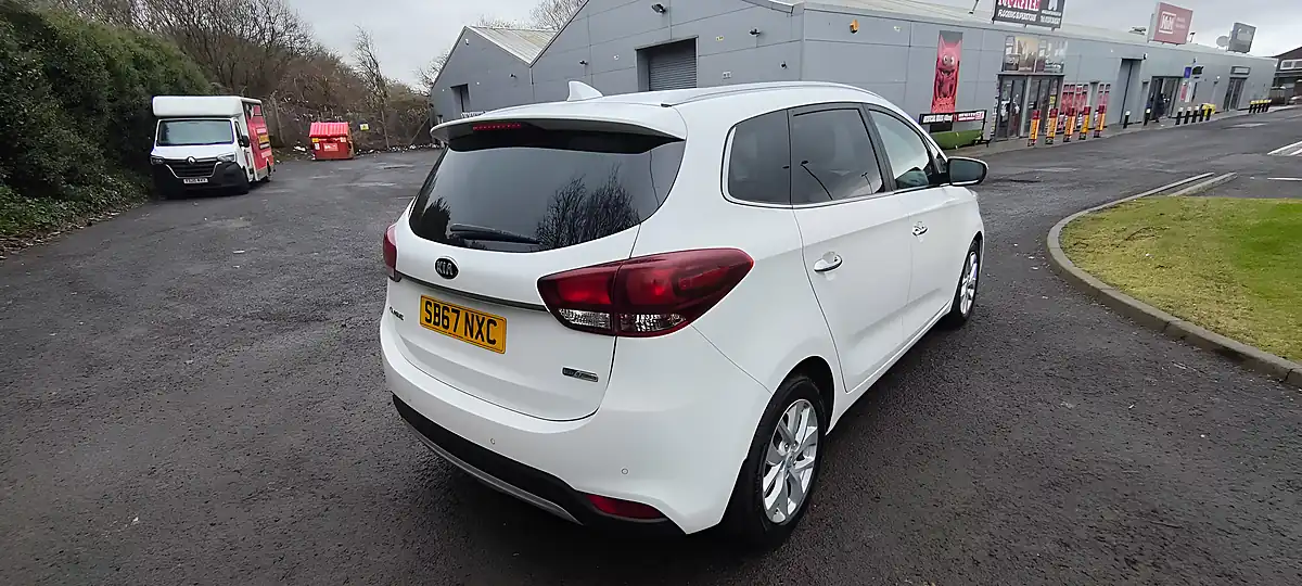 Used 2017 Kia Carens 2 White - Interior and Exterior details 5