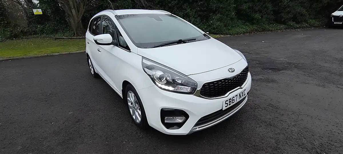 Used 2017 Kia Carens 2 White - Interior and Exterior details 7