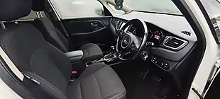 Used 2017 Kia Carens 2 White - Interior and Exterior details 9