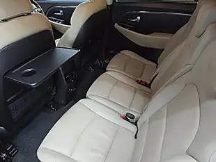 Used 2017 Kia Carens 3 Blue - Interior and Exterior details 15