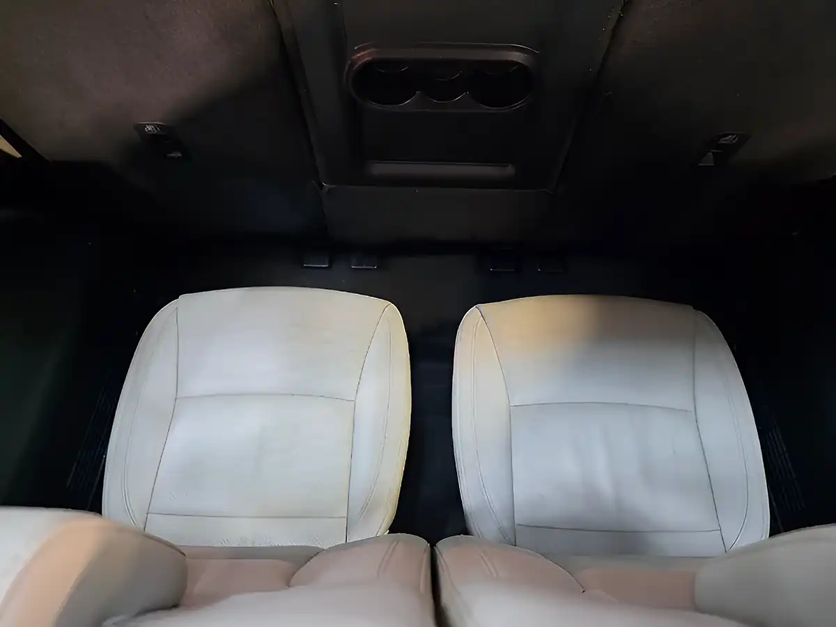 Used 2017 Kia Carens 3 Blue - Interior and Exterior details 16