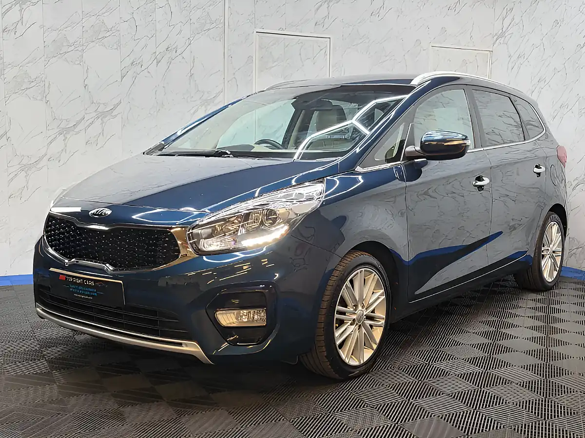 Used 2017 Kia Carens 3 Blue - Interior and Exterior details 4