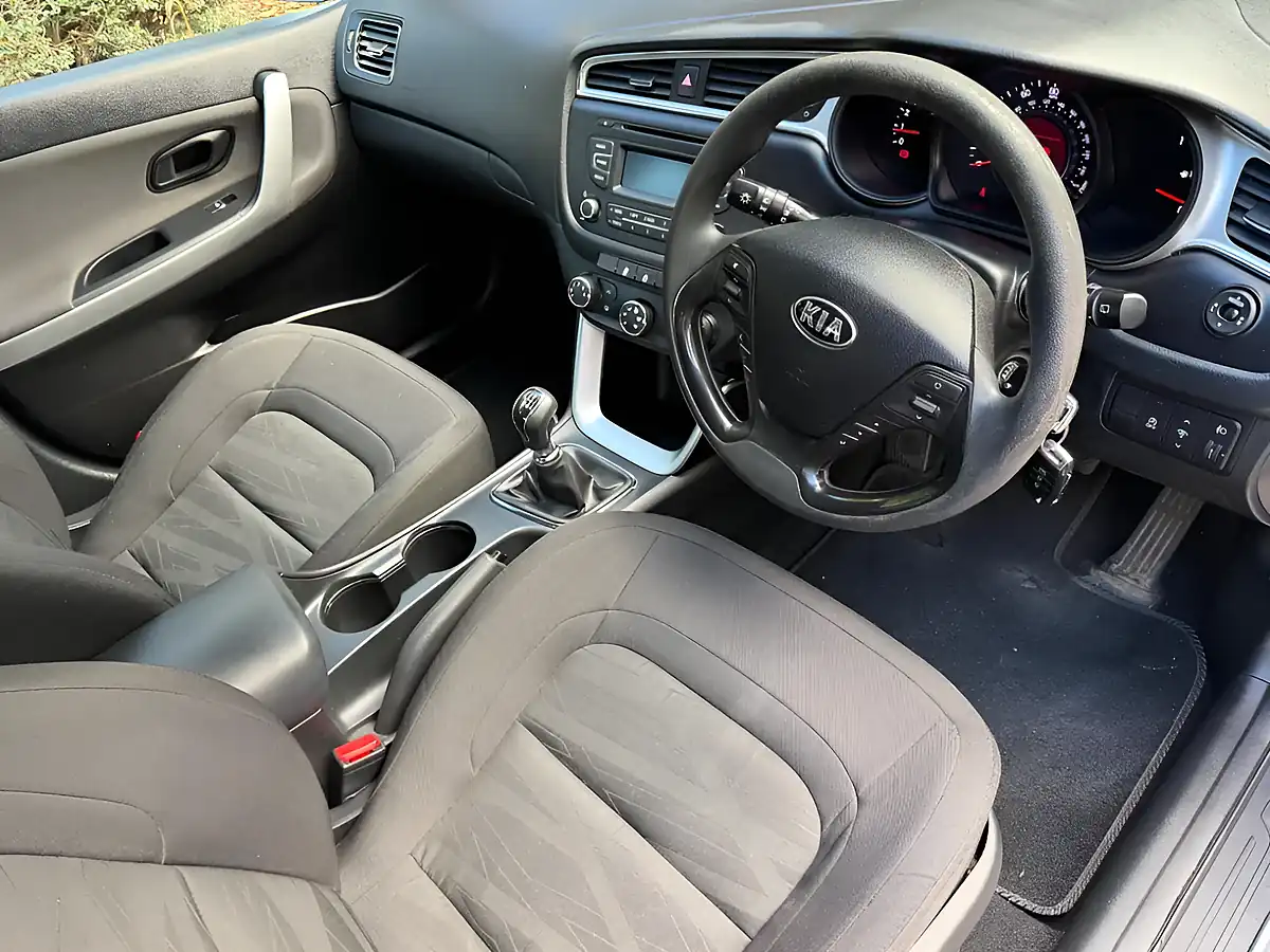 Used 2017 Kia Ceed 1 Silver Frost - Interior and Exterior details 11