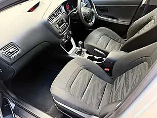 Used 2017 Kia Ceed 1 Silver Frost - Interior and Exterior details 13