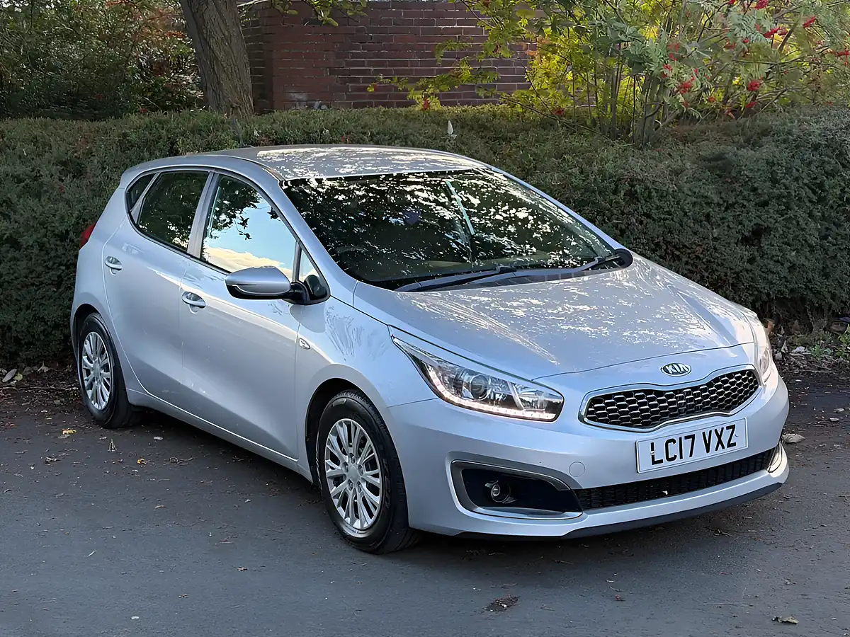 Used 2017 Kia Ceed 1 Silver Frost - Interior and Exterior details 3