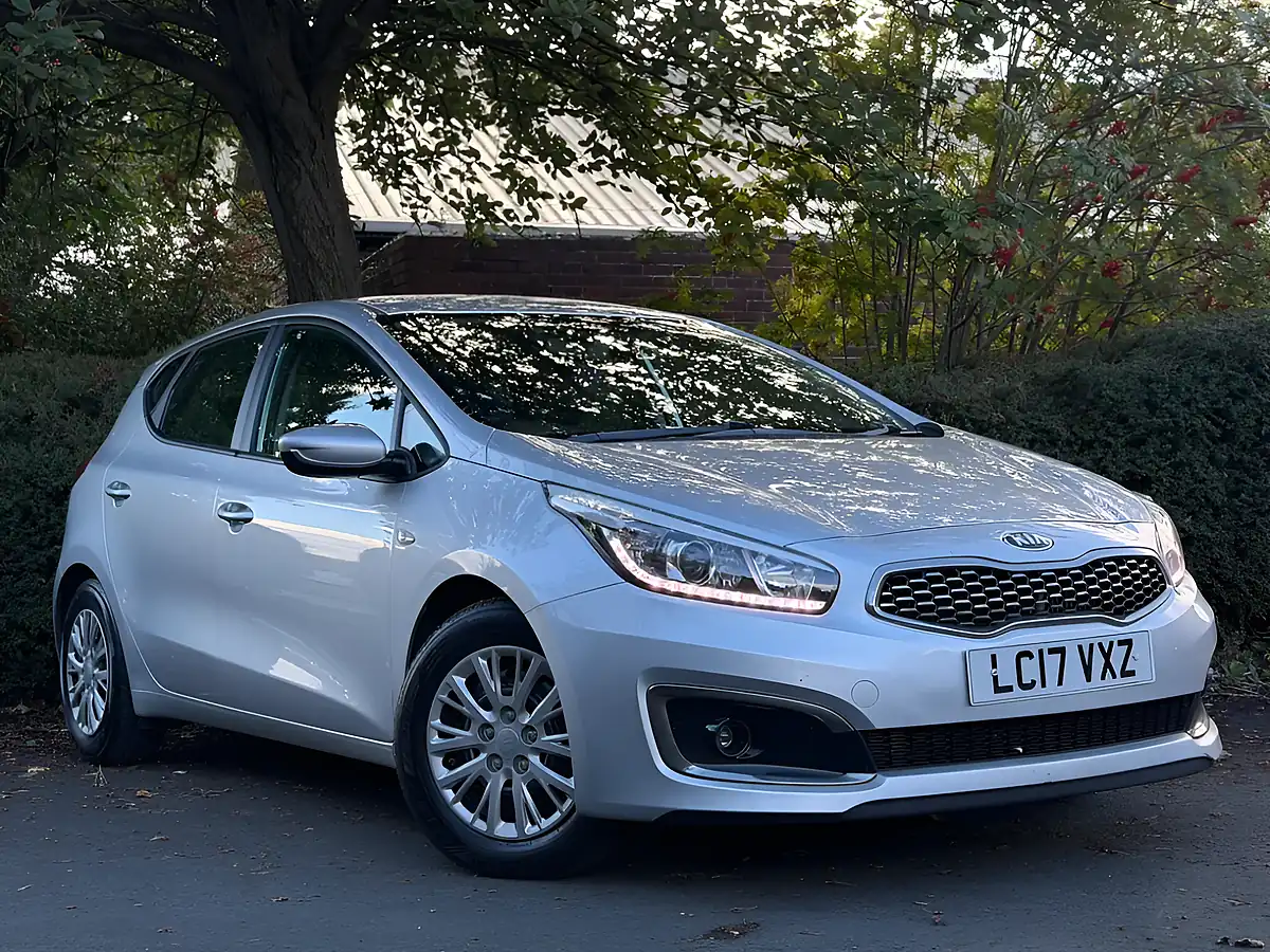 Used 2017 Kia Ceed 1 Silver Frost - Interior and Exterior details 5