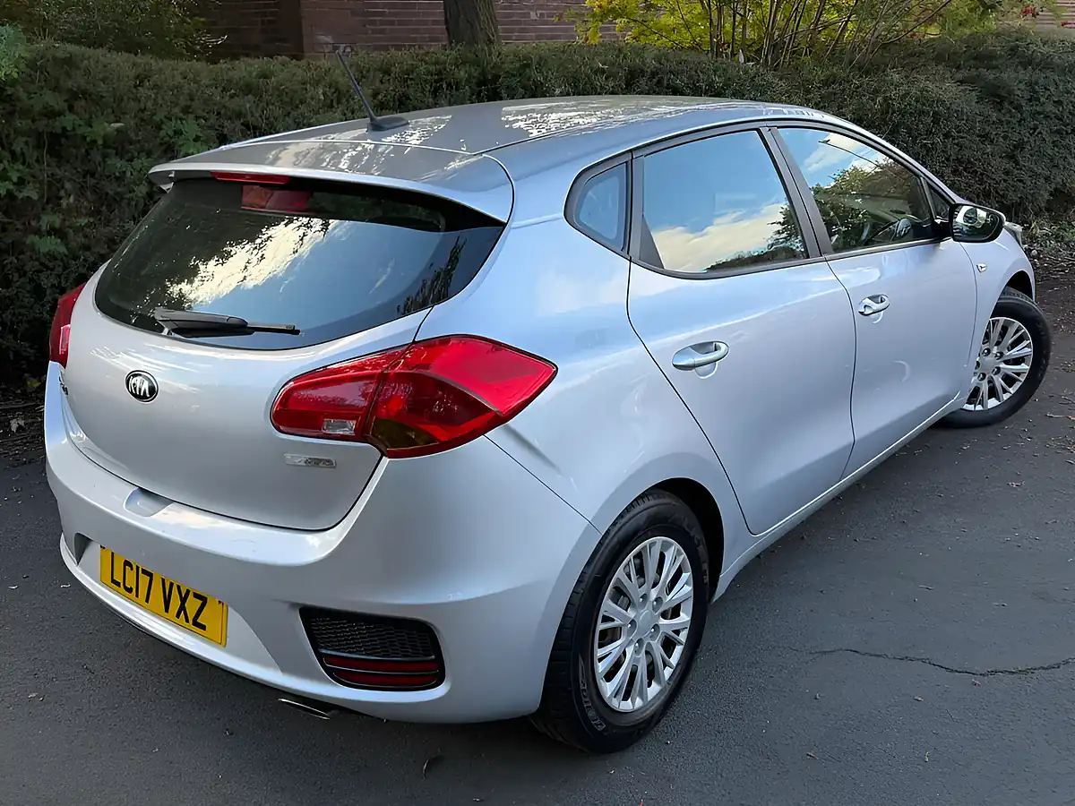 Used 2017 Kia Ceed 1 Silver Frost - Interior and Exterior details 6