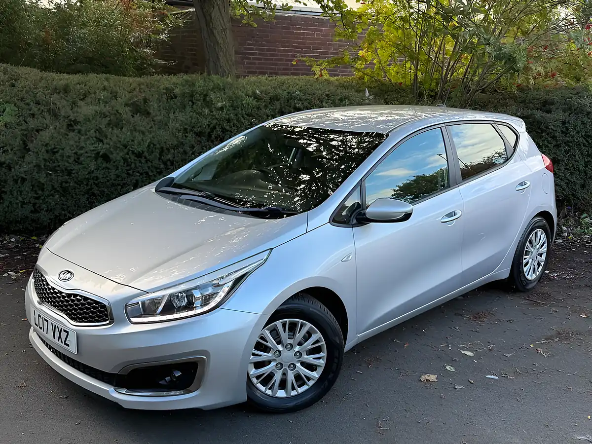 Used 2017 Kia Ceed 1 Silver Frost - Interior and Exterior details 9