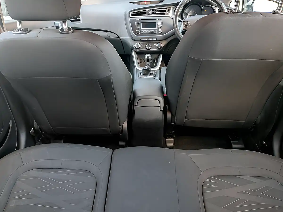 Used 2017 Kia Ceed 1 Sportswagon White - Interior and Exterior details 17