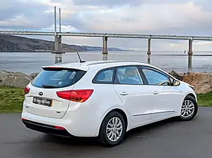 Used 2017 Kia Ceed 1 Sportswagon White - Interior and Exterior details 5