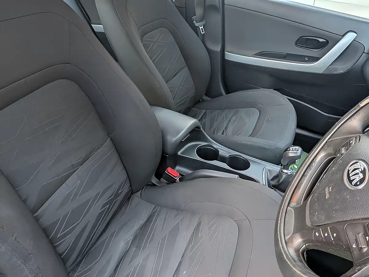 Used 2017 Kia Ceed 1 Sportswagon White - Interior and Exterior details 9