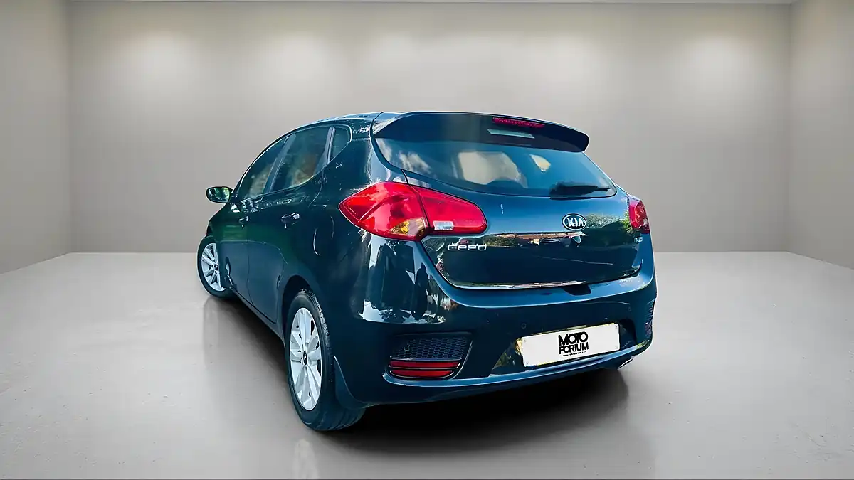 Used 2017 Kia Ceed 2 Black - Interior and Exterior details 13