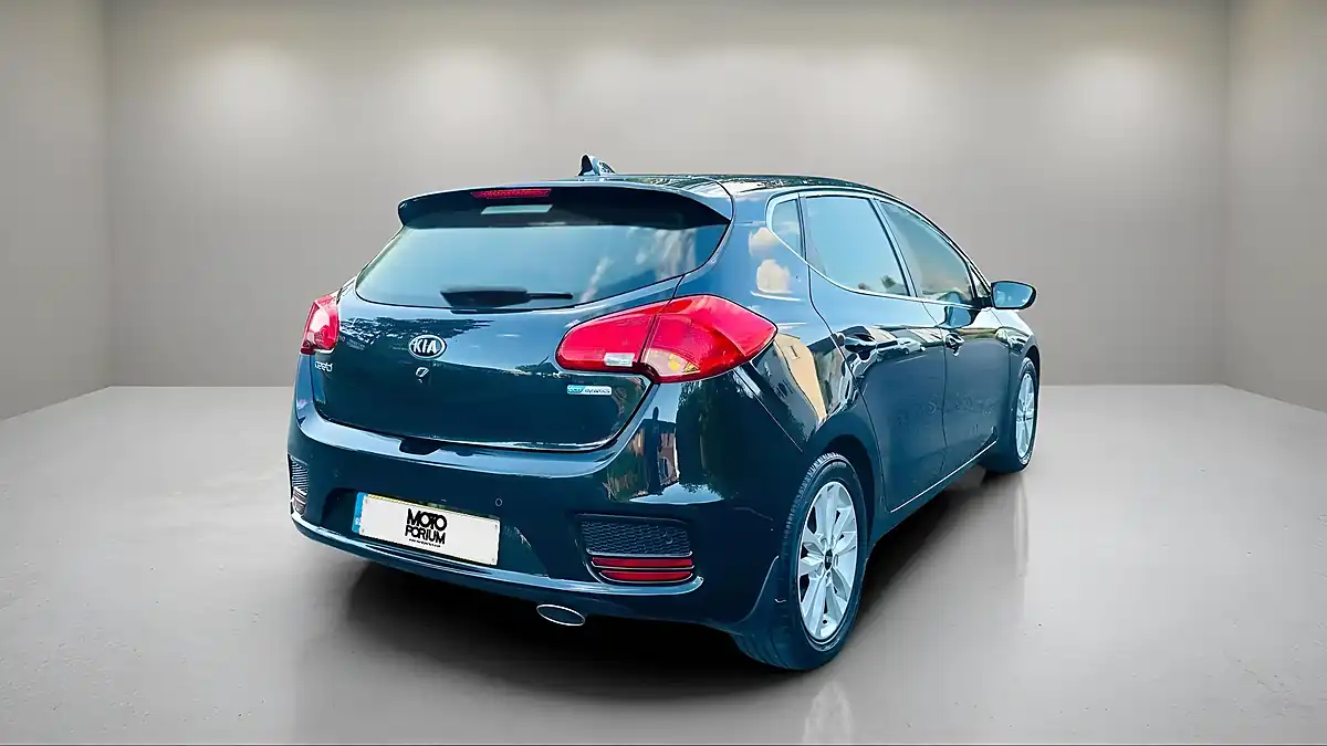 Used 2017 Kia Ceed 2 Black - Interior and Exterior details 14