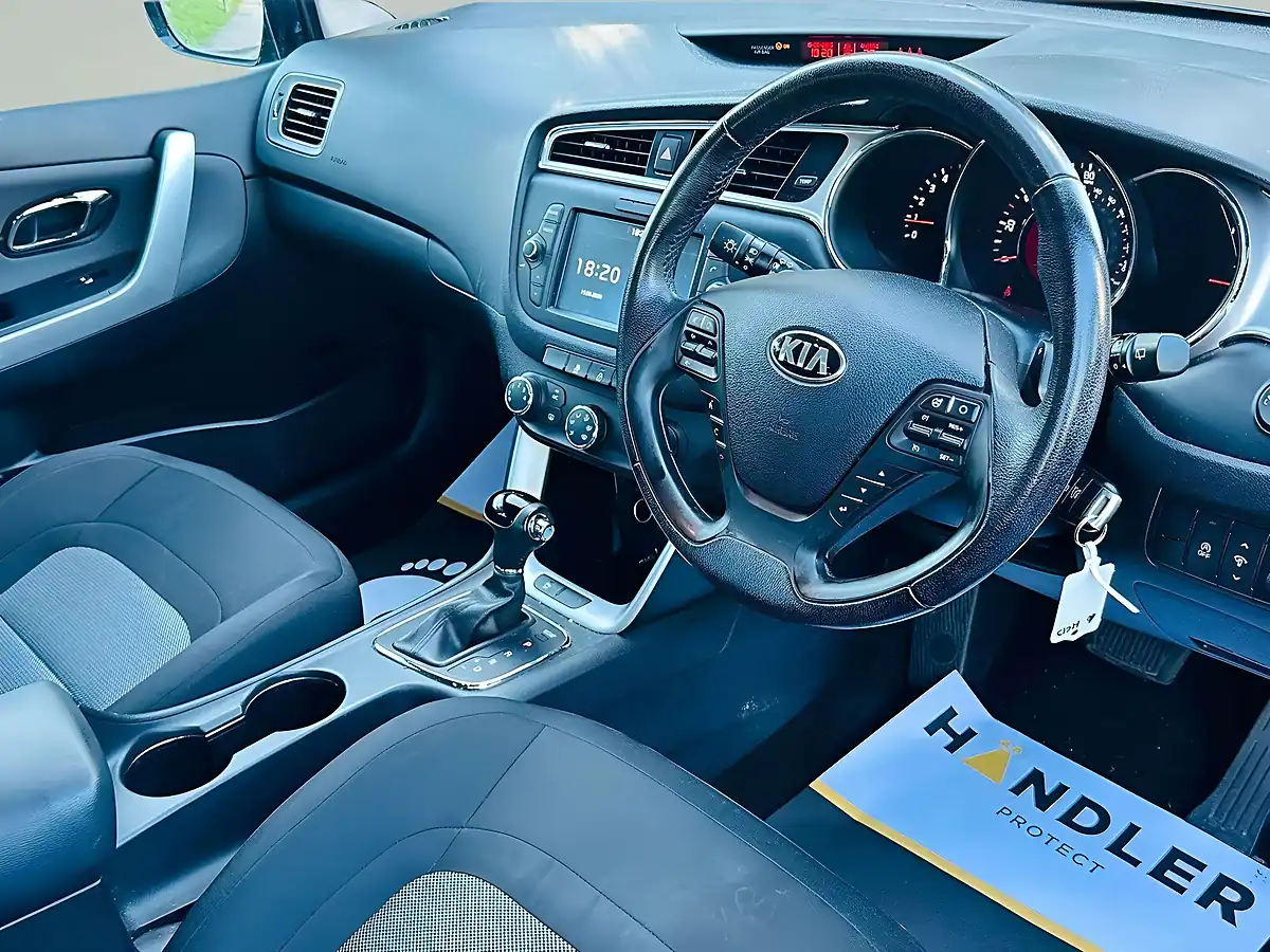 Used 2017 Kia Ceed 2 Black - Interior and Exterior details 6