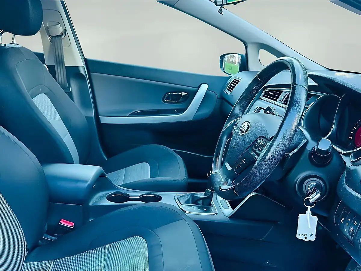 Used 2017 Kia Ceed 2 Black - Interior and Exterior details 7