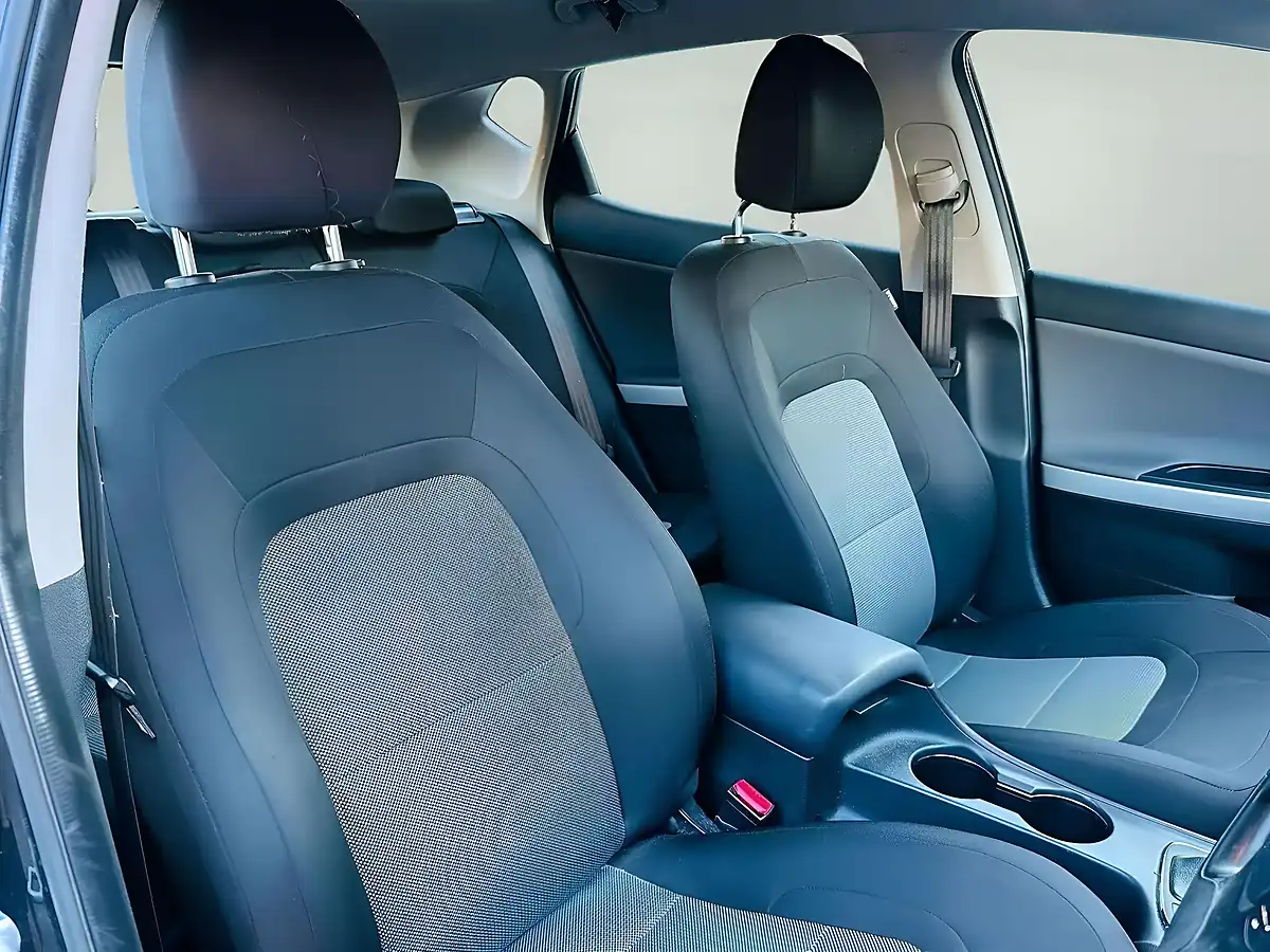 Used 2017 Kia Ceed 2 Black - Interior and Exterior details 9