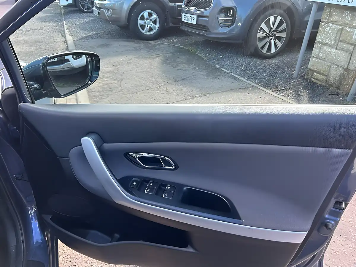 Used 2017 Kia Ceed 2 Blue - Interior and Exterior details 12