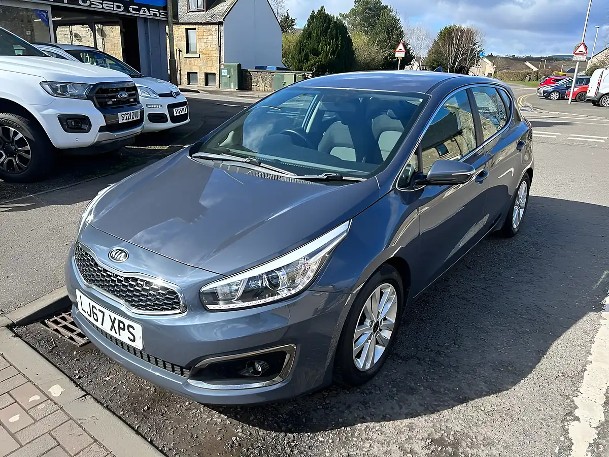 Used 2017 Kia Ceed 2 Blue - Interior and Exterior details 2